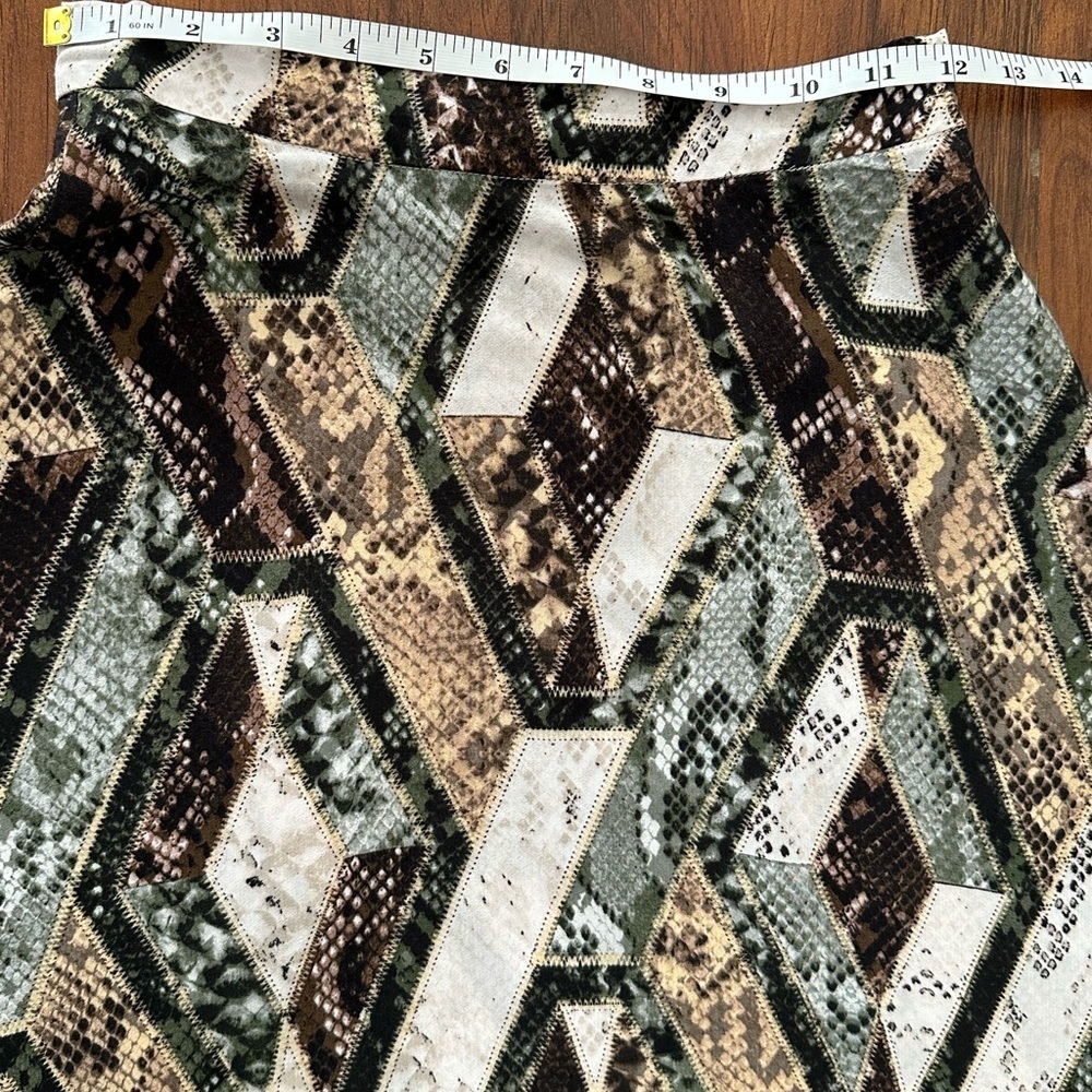 H&M A-Line Skirt with Geometric Design - Picture 9 of 13
